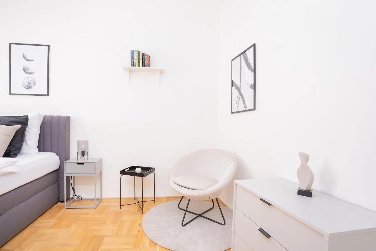 Prague Days - Bright Apartment - Old Town 0*,